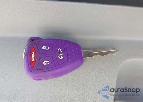 2005 Chrysler 300 Touring from USA, damaged, VIN 2C3JA53G75H673074